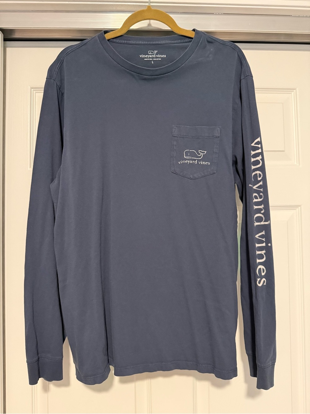 Vineyard Vines | Navy Blue Long Sleeve Pocket Graphic Whale Tee L